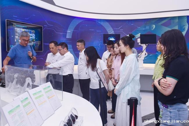 省科协青年理论学习小组赴佛山开展践学活动